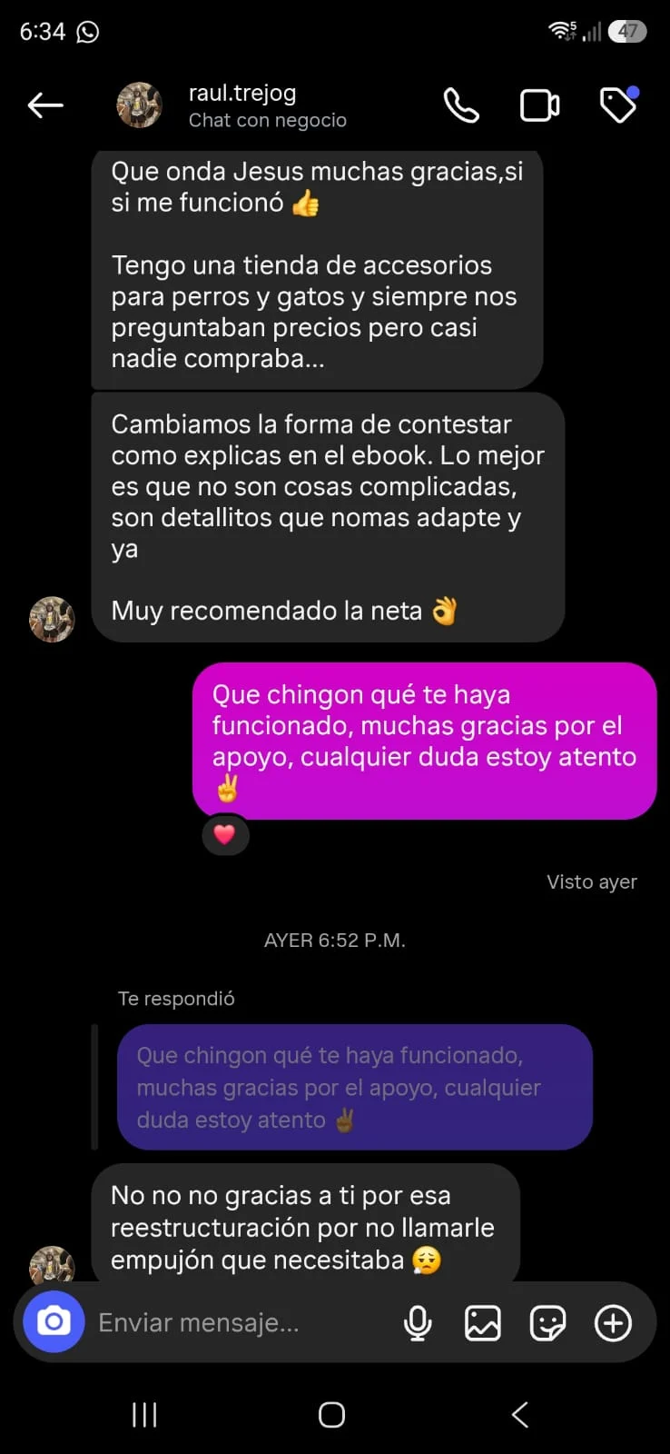Conversación de WhatsApp de un cliente con tienda de accesorios para mascotas